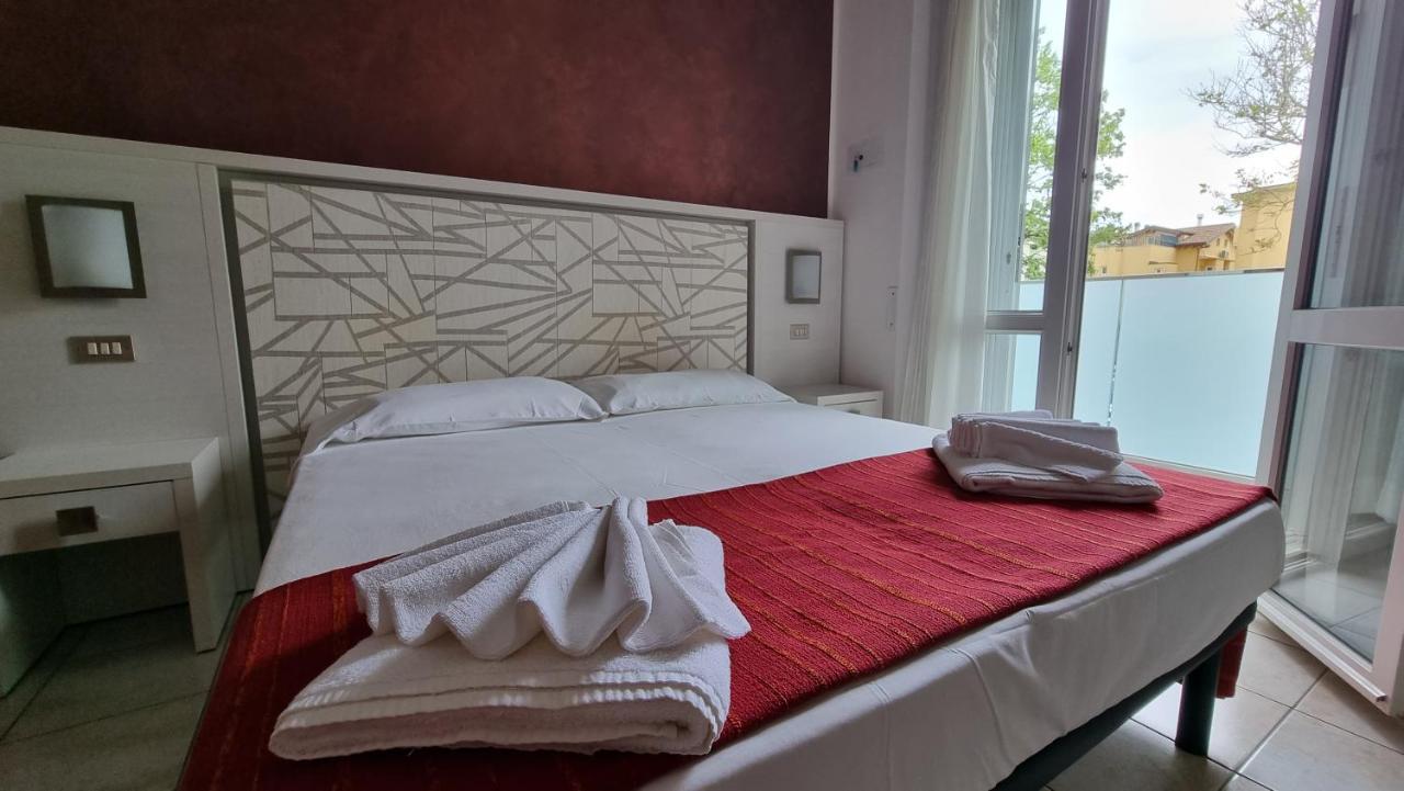 Hotel Costanza 체제나티코 외부 사진