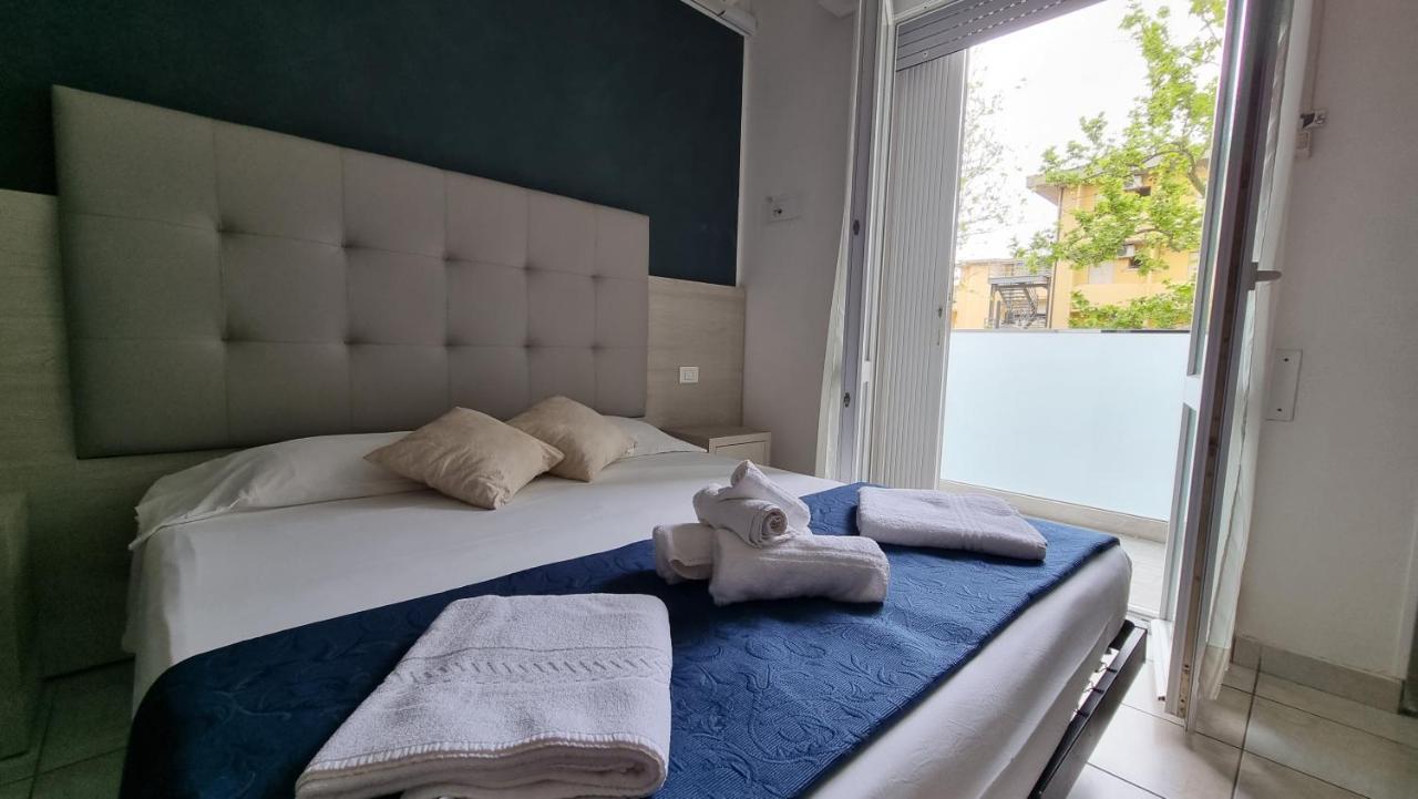 Hotel Costanza 체제나티코 외부 사진