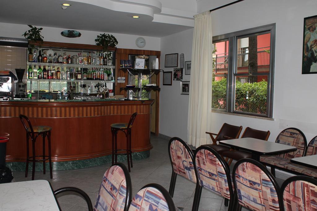 Hotel Costanza 체제나티코 외부 사진