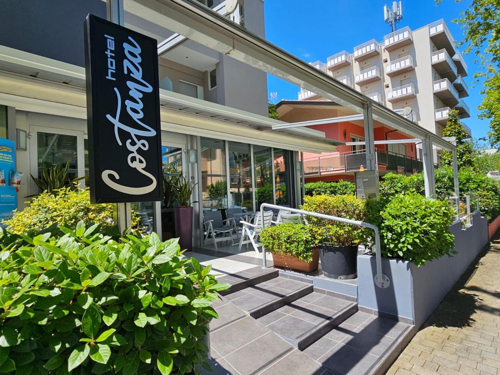 Hotel Costanza 체제나티코 외부 사진